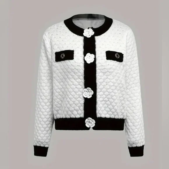 Elegant Gorgeous Short Knit Chic Camellia Cardigan - Picture 3 of 6